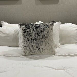 2 Luxury Black and White Decorative Pillow